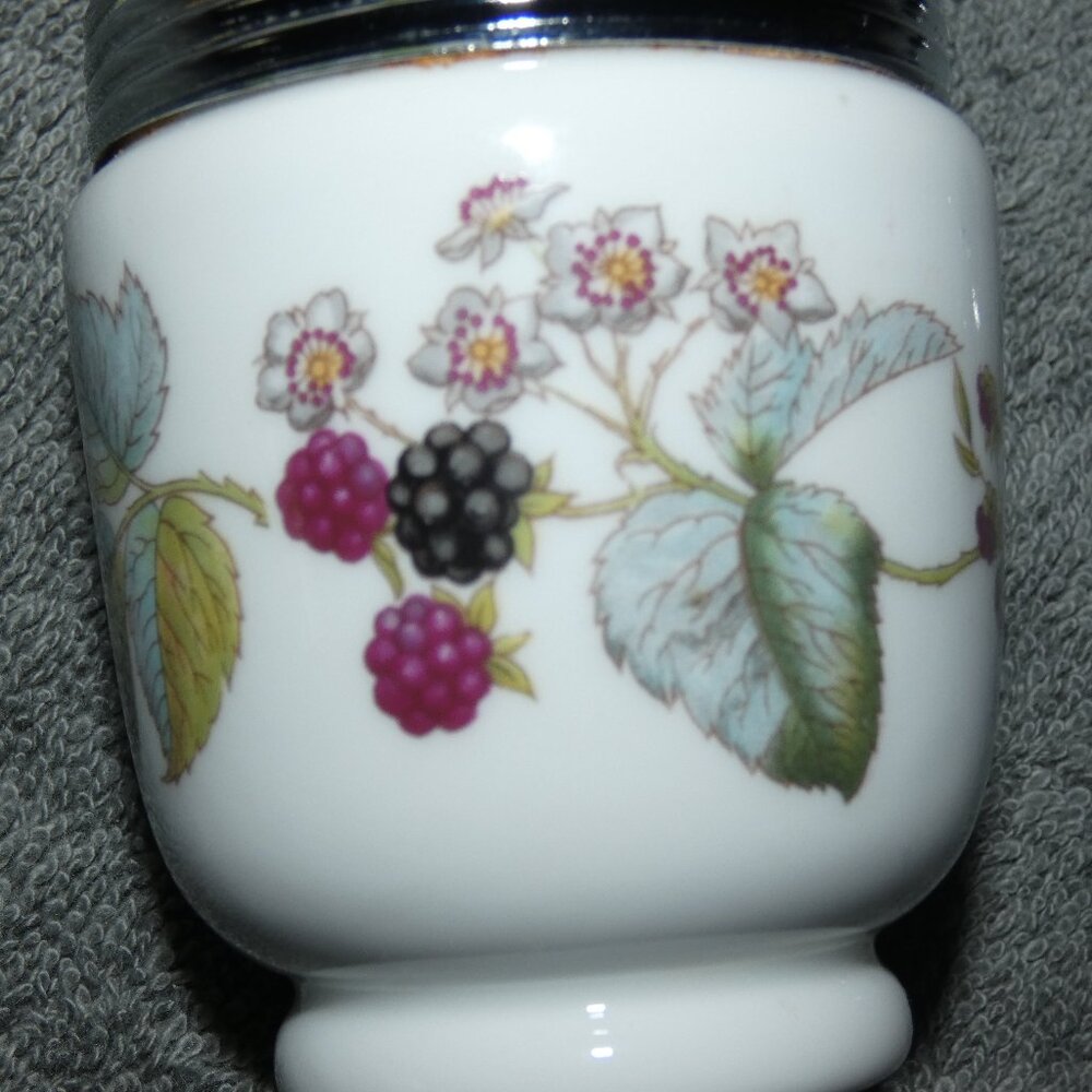 3 inch screw lidded china jar